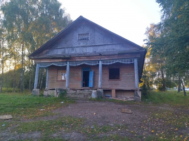 Нежилое здание, находящееся в муниципальной собственности Переславль-Залесского муниципального округа Ярославской области, расположенное по адресу: РФ, ЯО, городской округ г. Переславль-Залесский,   с. Филимоново, ул. Клубная, д. 35 с земельным участком